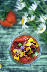  Jelly dessert with strawberries 