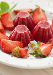 Strawberry homemade ice pops with fresh strawberries. Selective Focus. 