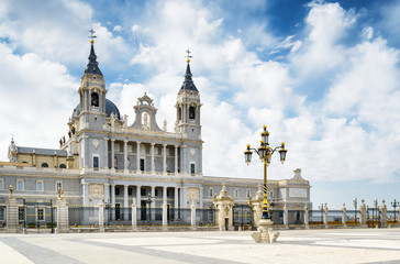 Fototapeta na wymiar View of the Cathedral of Saint Mary the Royal of La Almudena