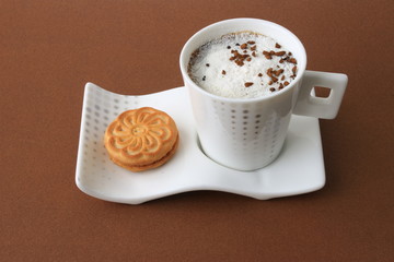 coffee with biscuit crakcer