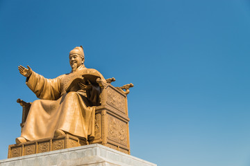 Naklejka premium The Statue of King Sejong in Gwanghwamun Square