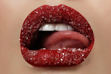 sugar on lips - 85010633