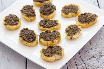 Canapes with mushrooms and truffle