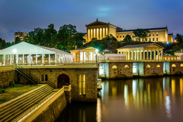 Plakat The Fairmount Water Works and Art Museum at night, in Philadelph