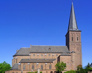 Fototapeta premium Pfarrkirche St. Adelgundis in ARSBECK ( bei Mönchengladbach )