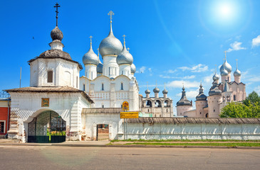 Fototapeta na wymiar The territory of the Rostov Kremlin. Rostov. Russia.