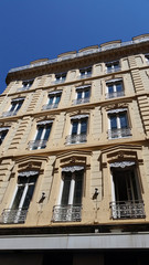 Fototapeta na wymiar Window of a traditional building of the city of Lyon