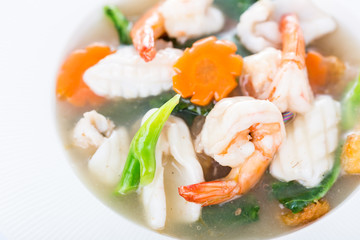 Fried noodle with shrimp and squid and vegetable