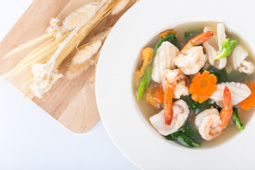 Fried noodle with shrimp and squid and vegetable