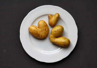 PATATE CON FORME STRANE
