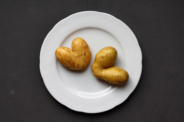 PATATE CON FORMA STRANA