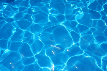 Azure water in swimming pool - 85049051