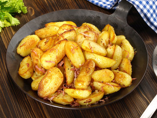 Bratkartoffeln in der Pfanne