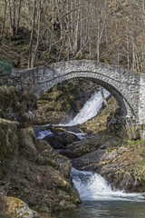 Fototapeta na wymiar Brücke im Val Sermenza