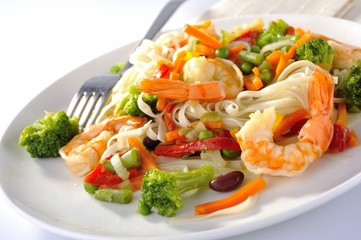 shrimp with noodles and vegetables