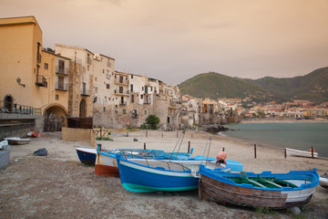 Fototapeta na wymiar Sunrise in Cefalù, Sicily, Italy.