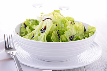 green lettuce in bowl