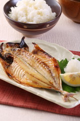アジの開きとご飯