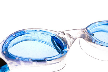 occhialini per nuoto