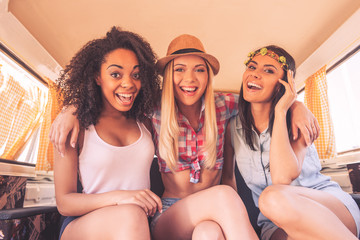 Fototapeta premium Girls just want to have fun. 
