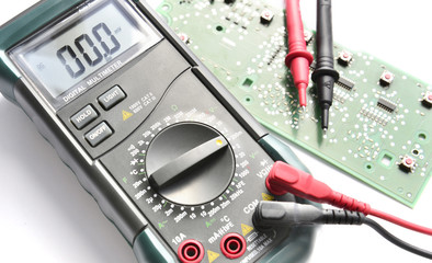 Digital multimeter with test electrodes