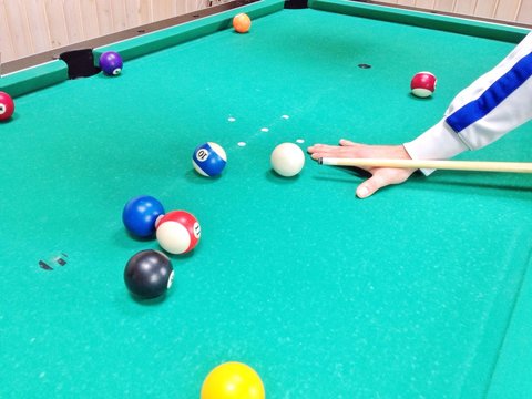 Billard spielen 