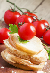 Fototapeta na wymiar Toasted white bread and tomato, selective focus