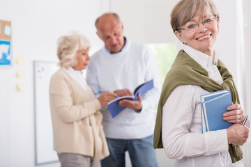 Obraz premium Elder people studying
