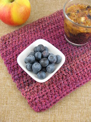 Gemischter Smoothie von Blaubeere und Apfel