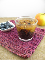 Gemischter Smoothie von Blaubeere und Apfel