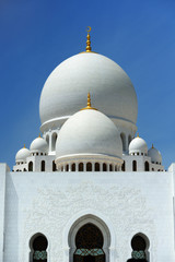 Fototapeta na wymiar Abu-Dhabi. Sheikh Zayed mosque
