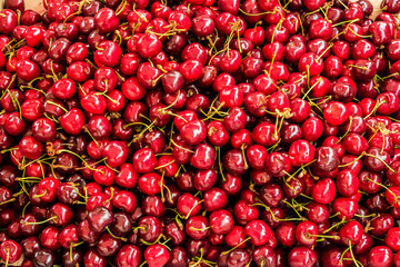 viele Kirschen auf dem Markt