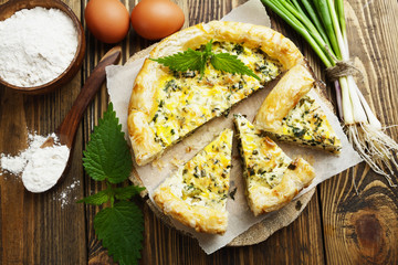 Pie with nettles and spring onion