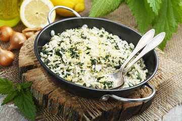 Risotto with nettles and lemon
