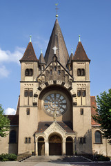 Kloster am Rande der Stadt, die Herz Jesu Kirche Saarbrücken