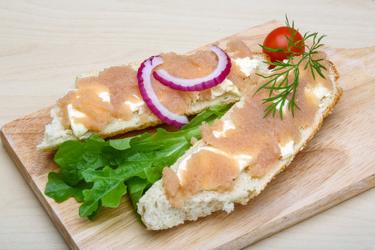 Sandwich with cod roe