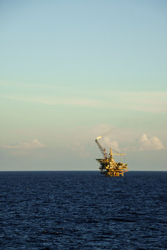Oil processing platform with funnel flare