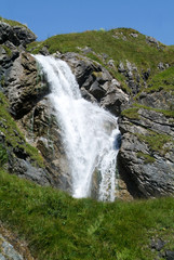 Fototapeta na wymiar Stieren waterfall over Engelberg