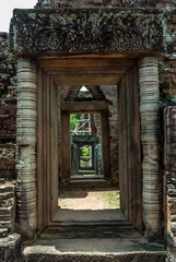 Fototapeta na wymiar entry to a prasat in ruins in the archaeological place of pre rup in siam reap, cambodia