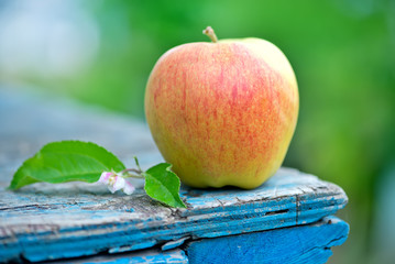 apple