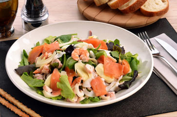 Ensalada de mar y pescado.