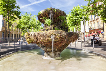 Fountain of new guns on the Cours Mirabeau in Aix en Provence