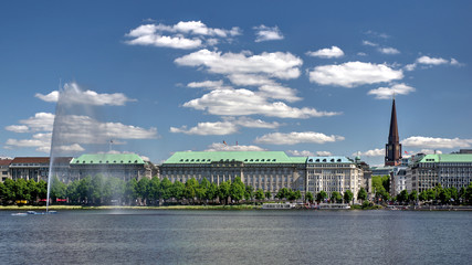 Hamburg - Ballindamm im Sommerwetter
