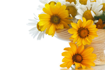 Naklejka premium bouquet of yellow and white daisies