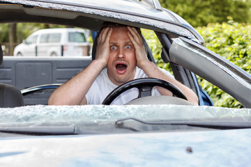 geschockter Autofahrer