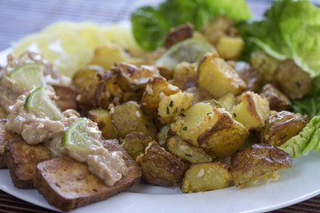 Grilled potatoes with tofu