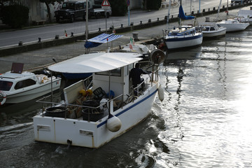 Viareggio, Toscana, Versilia, Riviera, Italien, Strand, Mittelmeer, Meer, Hafen, Boote, Schiffe, Yachthafen, Promenade, Fischer, Werft, Bootswerft, Carnevale, Karneval