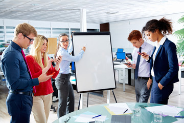 woman presentation distracted people with phone