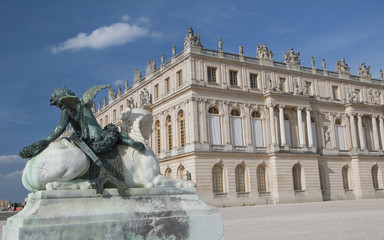 Fototapeta na wymiar Vue sur le château de Versailles
