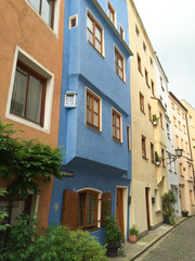 Fototapeta na wymiar Häuserzeile in der Altstadt von Wasserburg am Inn